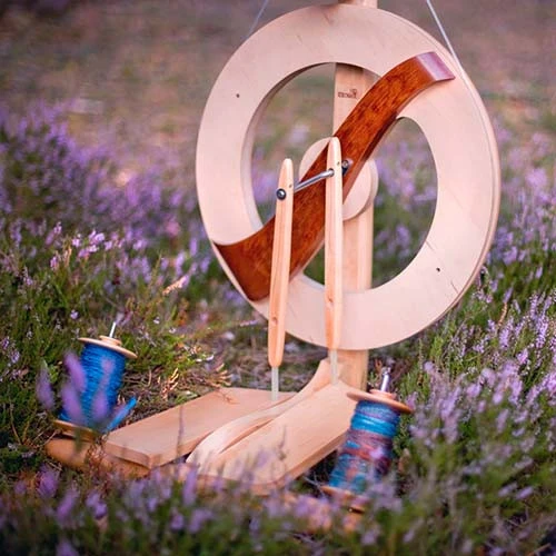 Kromski Fantasia Spinning Wheel - Clear With Walnut Accent 2 Kromski Fantasia Spinning Wheel - Clear With Walnut Accent - Image 2