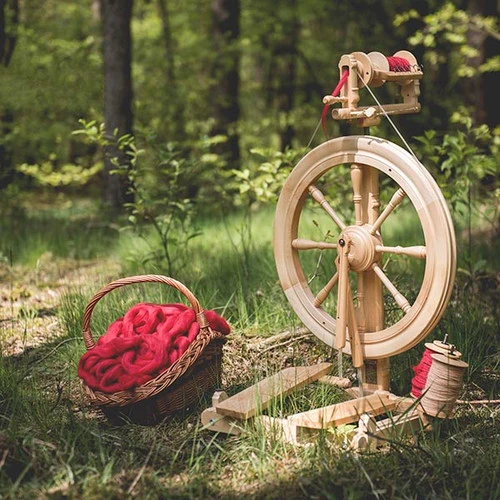 Kromski Sonata Spinning Wheel - Mahogany Finish 2 Kromski Sonata Spinning Wheel - Mahogany Finish - Image 2